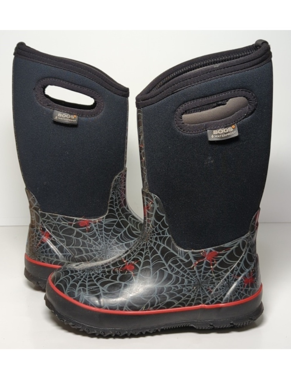 Bogs classic High black Spiders II boot youth/ little boy size 2